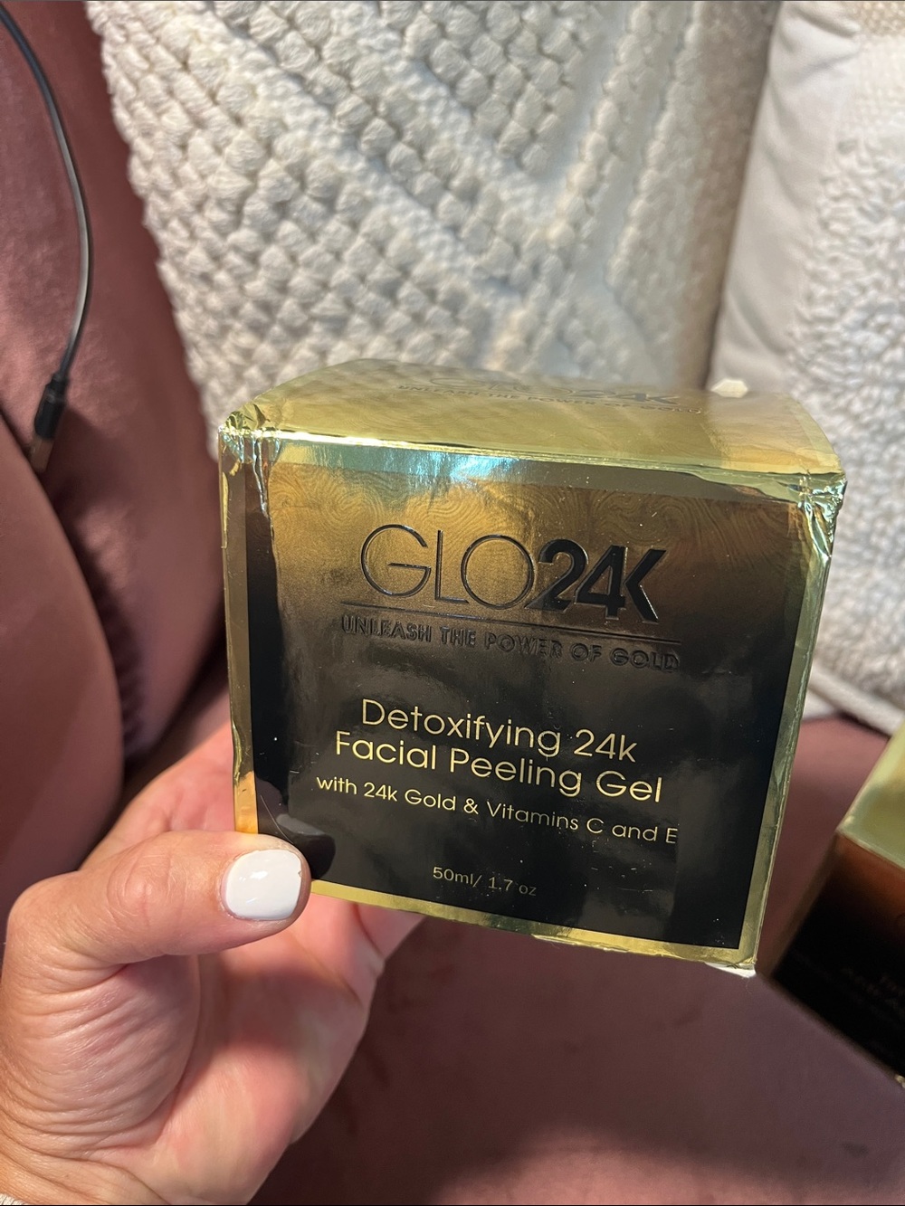 NEW GLO24K Detoxifying 24k Facial Peeling Gel